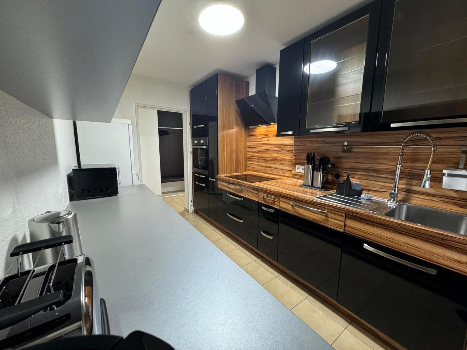 Sunshine Apartment *
